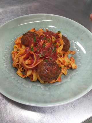 Pizzeria Capriccio: des tagliatelles aux boulettes de viande